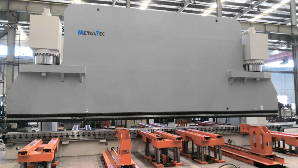 Листогибочный гидравлический пресс с ЧПУ MetalTec HBC 1000/6000